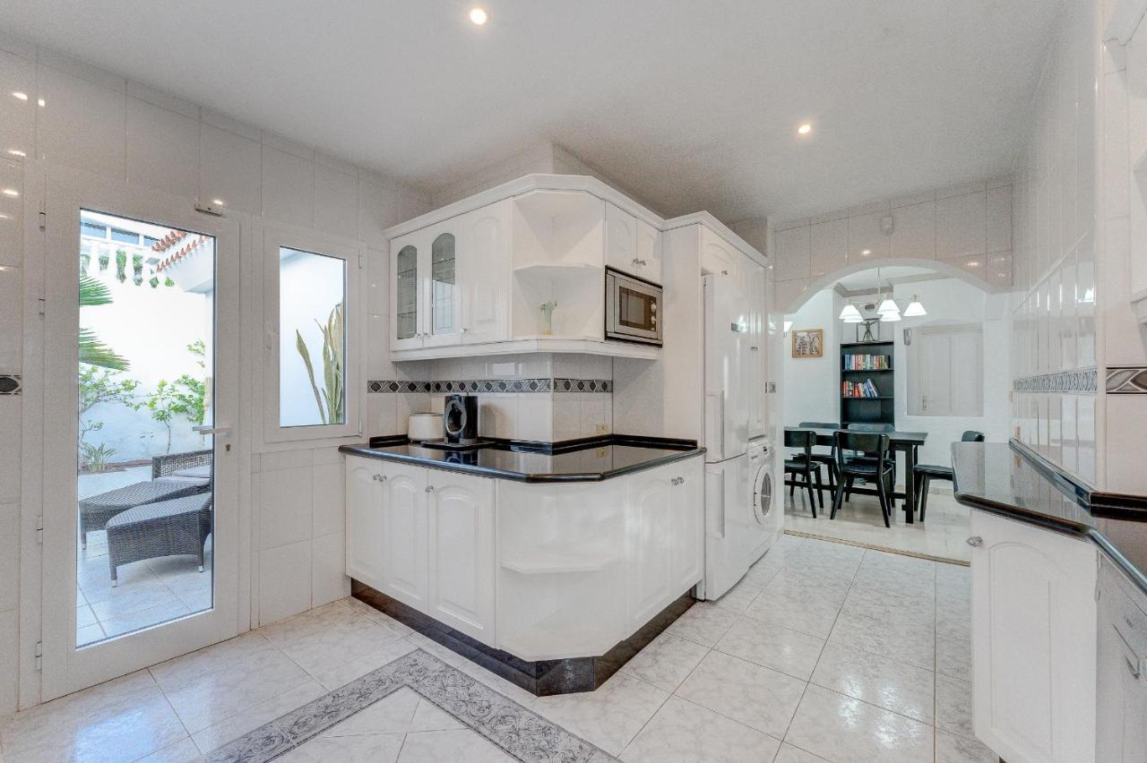 Marvelous Holiday Home - Villa La Caleta Адехе Екстериор снимка